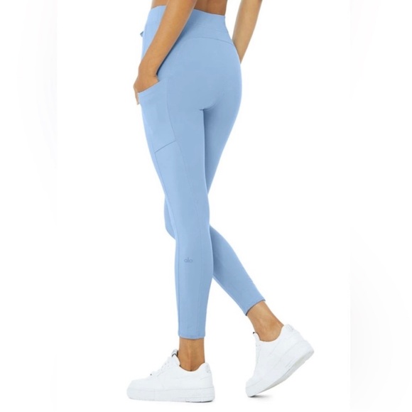 ALO like new without tags - Picture 2 of 3